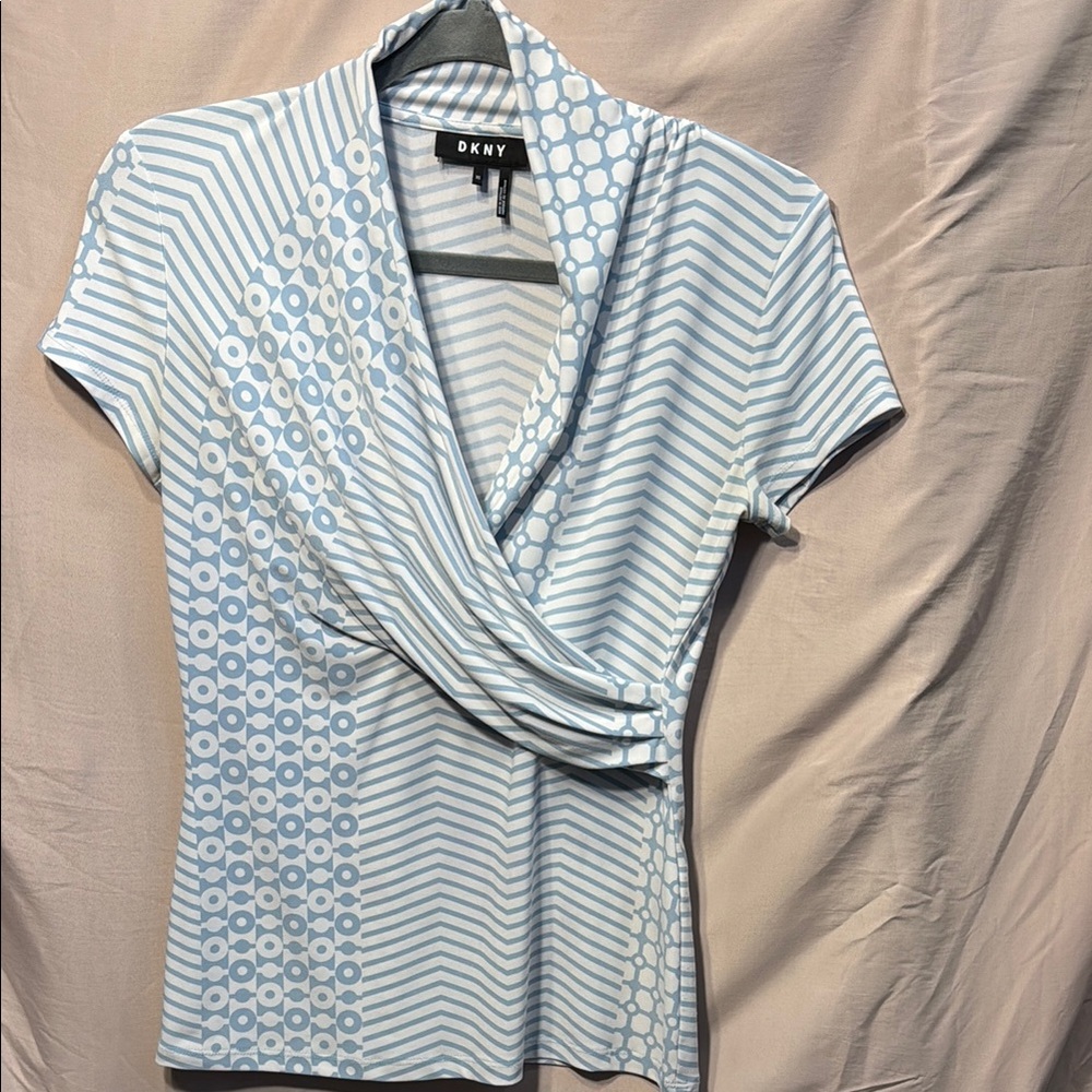 DKNY Women's Blue Patterned Top